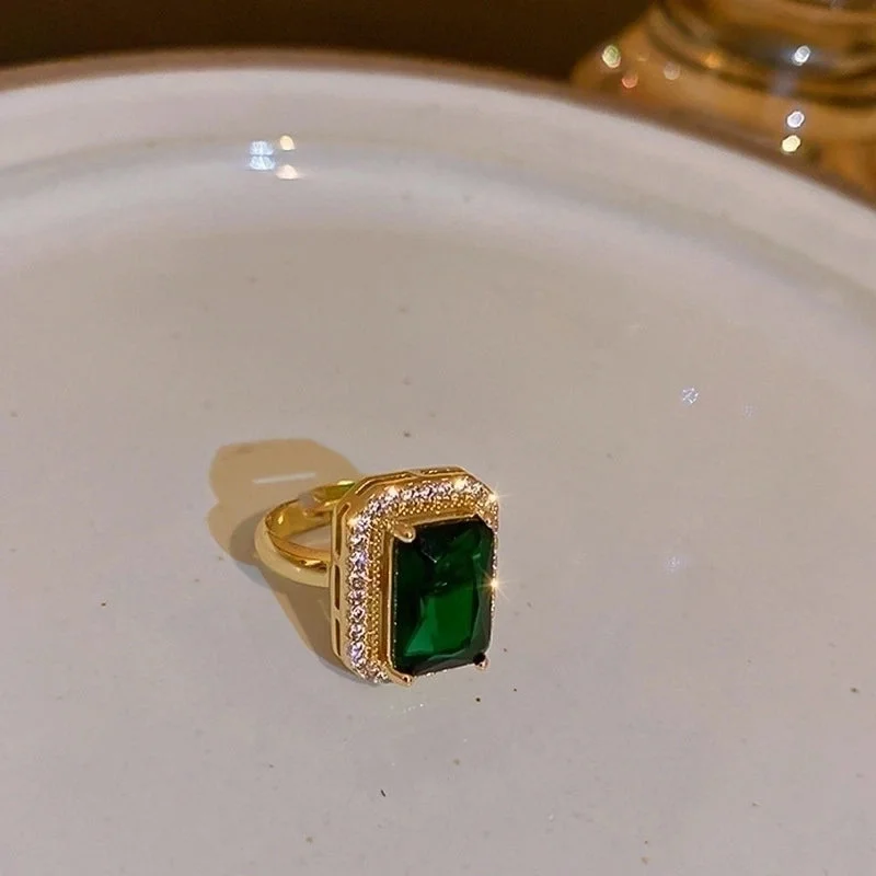 28# Open Ring-Green Diamond