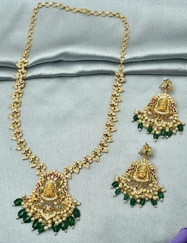 women’s wedding necklaces-Designer Gold Emerald Necklace Set